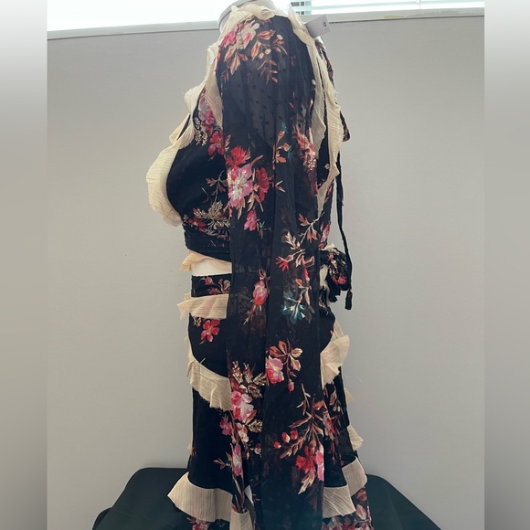 Matching top and bottom ruffle set - Picture 3 of 7